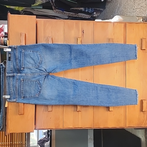 EUC Kut from the Kloth: Connie Ankle Skinny Jeans, Medium-wash, Size 2 - Picture 5 of 10